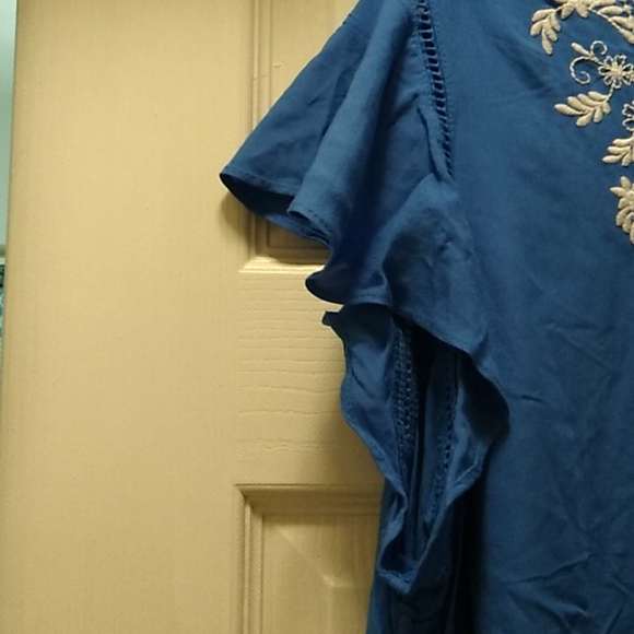 Nwt Royal & White Blouse (3X) - Picture 3 of 9